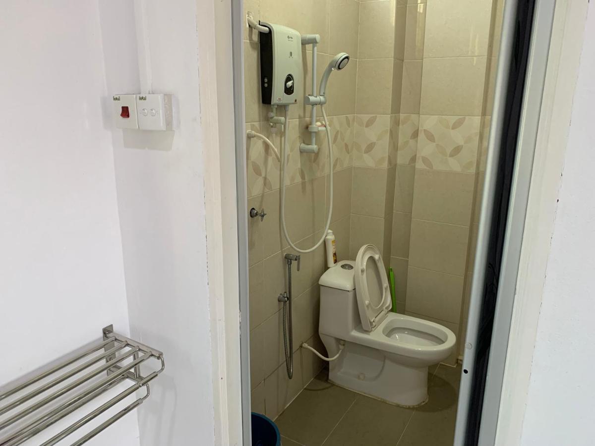 Wan Danisha Villa Inn Кота-Бару Экстерьер фото